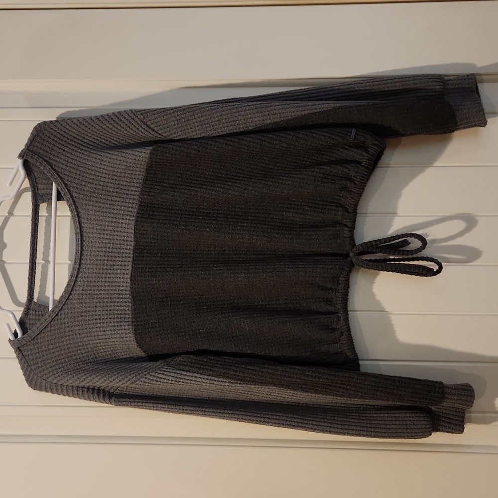Hollister Women top. Size S. Long sleeve.